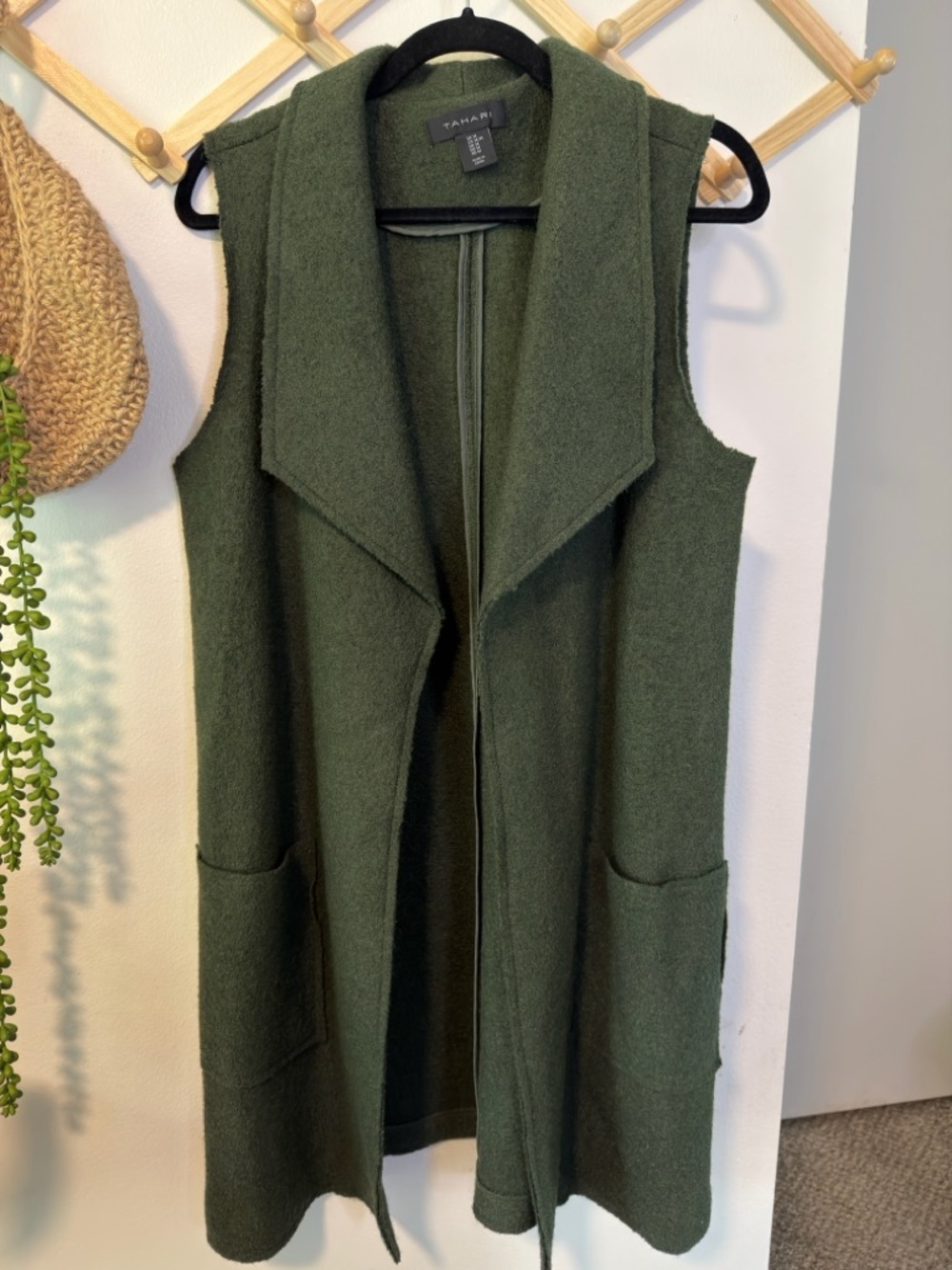 Tahari Longline Vest Wool Blend Medium Green Open Front Sleeveless Duster